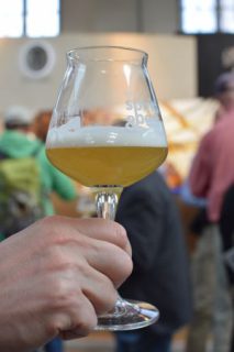HB Kaltgehopfter Weissbier Hallodri 2016